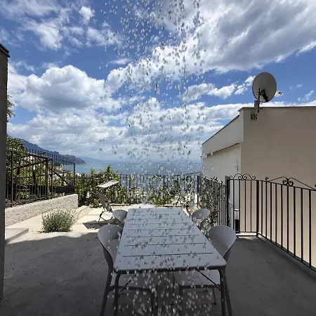 Ferienhaus Maison Mareamalfi A Sea View Retreat *